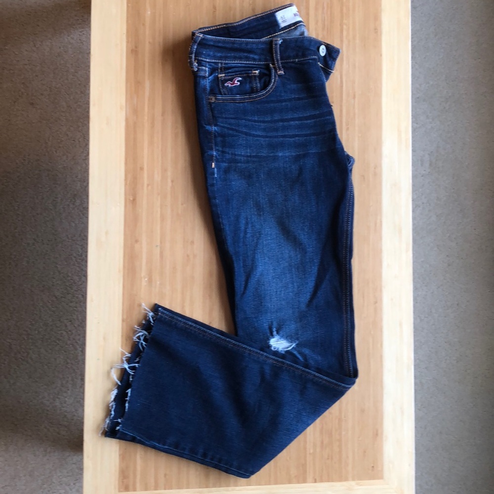 Hollister Darkwash Bootcut Jeans- Size 5S (EUC)